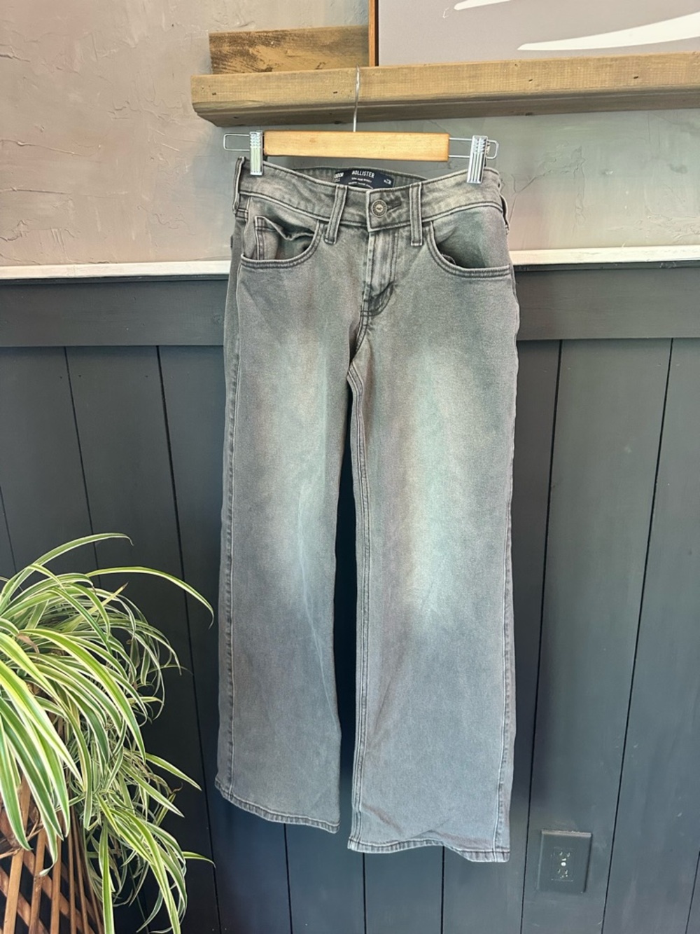 Hollister Low Rise Baggy Black Gray Vintage Look Denim Jeans waist 23R